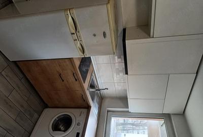 Garsonieră semidecomandată în Apărătorii Patriei