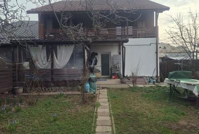 Casă cu 7 camere cu Teren 1000 Mp în Boldești - 1