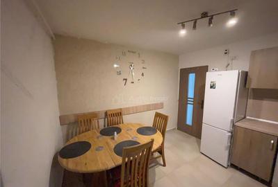 Apartament cu 3 camere decomandat în Micro II
