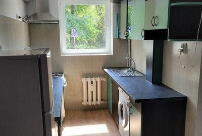 Apartament cu 3 camere semidecomandat în Central - 1