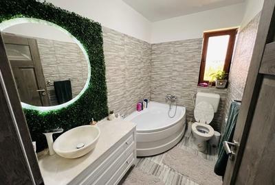 Apartament cu 3 camere în Central - 2