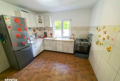Casă cu 4 camere cu Teren 400 Mp în Bârnova