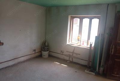 Casă cu Teren 3427 Mp în Alexeni