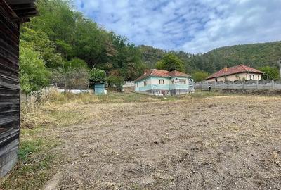 Casă cu Teren 840 Mp în Hășdău
