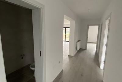 Casă cu 4 camere cu Teren 120 Mp în Central - 3