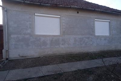 Casă cu 3 camere cu Teren 1350 Mp în Nădab - 1