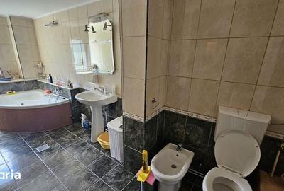Apartament cu 4 camere decomandat în Central - 4