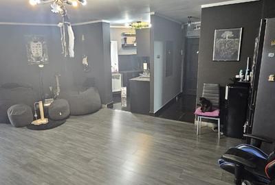 Apartament cu 3 camere decomandat în Borhanci