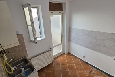 Casă cu 3 camere cu Teren 98 Mp în Iancului - 1