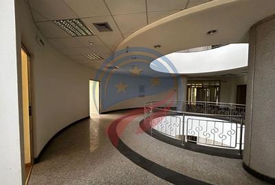 Spațiu comercial, de 477 mp, în Central - 13