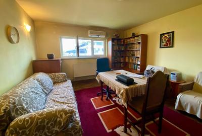 Apartament cu 3 camere semidecomandat în Alba Iulia