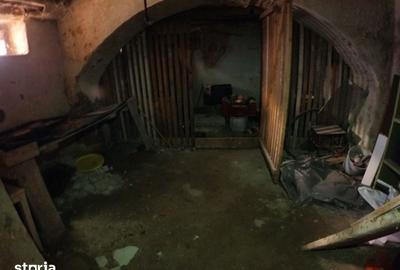 Casă cu 4 camere cu Teren 700 Mp în Central - 2