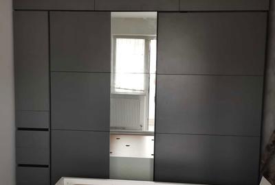 Apartament cu 3 camere semidecomandat în Central - 1
