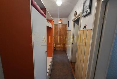 Apartament de 3 camere, decomandat, 60 mp., zona Independentei - 10
