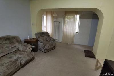 Unirii,Universitate km 0 ,on spatele spitalului Col?ea - 2