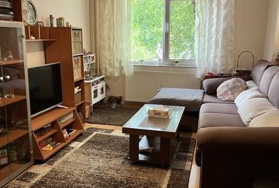 Apartament cu 3 camere decomandat în Rahova