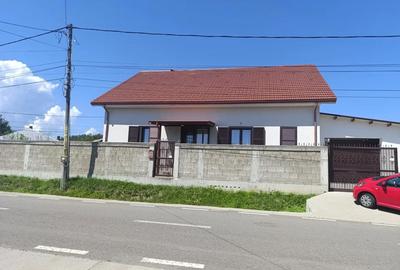 Casă cu 4 camere în Târgu Neamț - 17