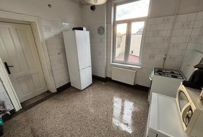 Vanzare apartament cinci camere vila D+P+2 Medicina Cotroceni - 16