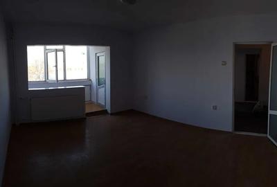 ZONA PELICAN- 2 CAMERE DECOMANDAT,ETAJ 2 - 3