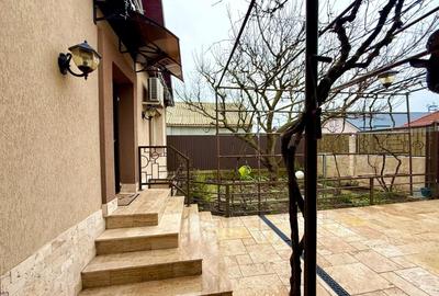 Casă individuală cu 4 camere cu Canalizare în Central - 2