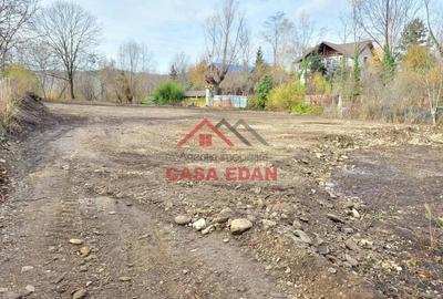 Teren intravilan in Cornu Ph 3171 mp central utiltati 32e - 2