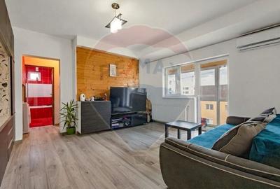 Apartament cu 3 camere, mobilat în Aradului