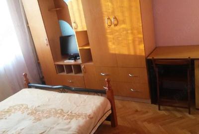 Apartament cu 3 camere semidecomandat în Central - 1