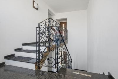 Casă cu 7 camere cu Teren 887 Mp în Bucium - 8