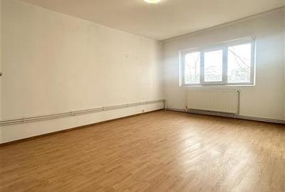 Apartament cu 4 camere decomandat în Km 4-5 - 2