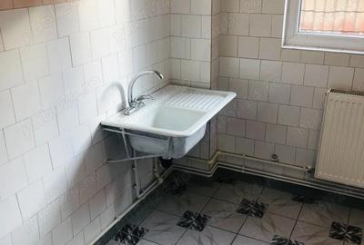 Vand apartament cu 2 camere Rovine - 3