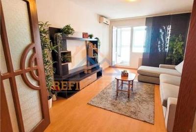 Apartament cu 3 camere decomandat, mobilat în Titan