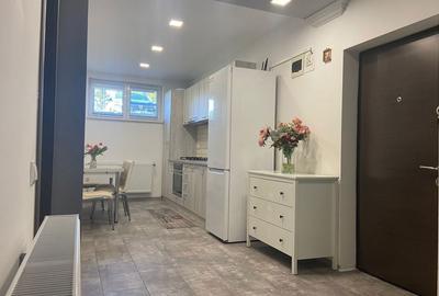Apartament cu 3 camere semidecomandat în Primăverii