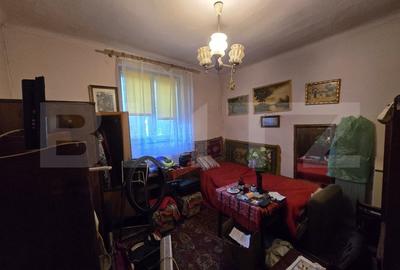 Casa de vanzare, cu 5 camere, 120 mp utili, teren 240 mp, zona UMF - 5