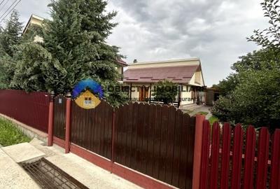 2 case si teren in Agapia - localitatea Sacalusesti - 1