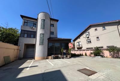 Casa 15 camere cu parcare mare + curte - Jiului - 1