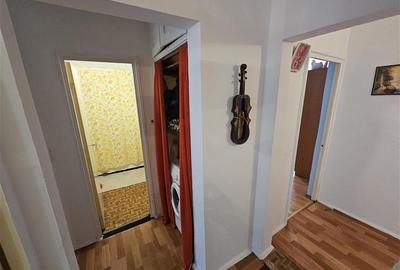 Apartament cu 3 camere decomandat, mobilat în Micro IV - 10