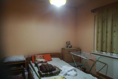 Vand in 7 Noiembrie ap.2 camere, et.1, nedecomandat - 3