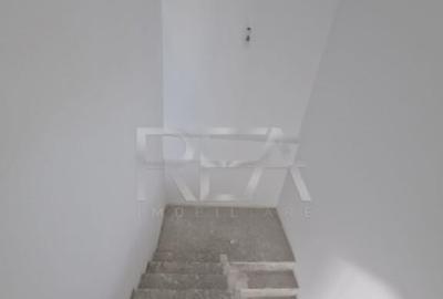 Duplex compus din doua case la 1,3 kilometri de sta?ia de - 18