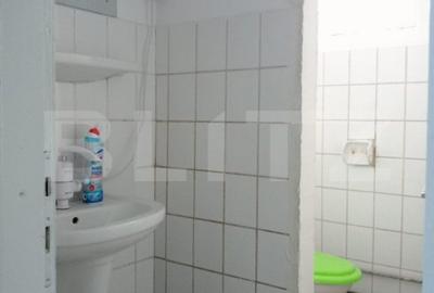 Spațiu comercial, de 1,000 mp, în Central - 3
