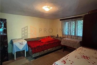 Casa tip parter 4 camere  zona Unguriu judet Buzau - 9