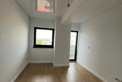 Apartament cu 3 camere decomandat în Nicolina - 11