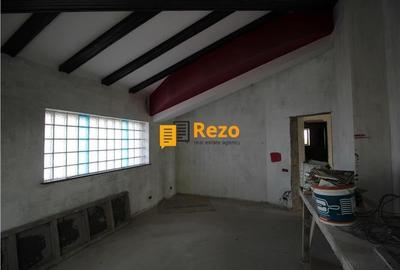 Vila impozanta, cu teren 2500 mp, la pret de apartament! Vila impozanta, cu teren 2500 mp, la pret de apartament! - 11