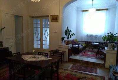 Conac de inchiriat in centrul vechi al ora?ului Gala?i ! - 2