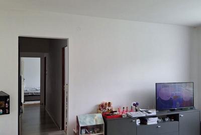 Apartament cu 3 camere semidecomandat în Central - 3