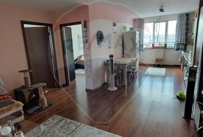 Vand apartament cu 3 camere, Floresti - 2