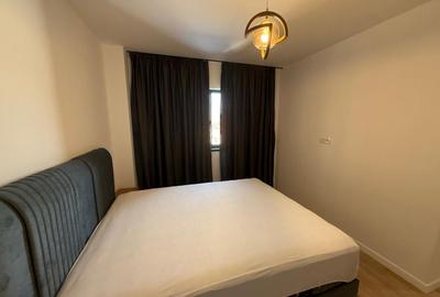 Apartament cu 3 camere semidecomandat în Km 5 - 13