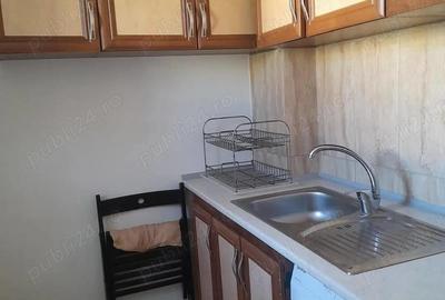 De vanzare 2 camere, etaj intermediar, mobilat ?i utilat, 35.000 euro - 2