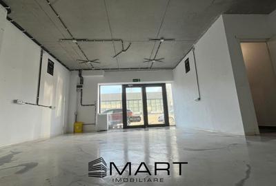 Spațiu comercial, de 42 mp, în Tractorul