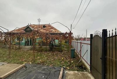 De vanzare casa batraneasca in com Ion Creanga, Teren 2900 mp, 35.000 euro - 3