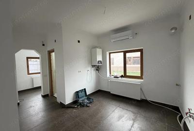 Casă cu 3 camere cu Canalizare în Central - 3